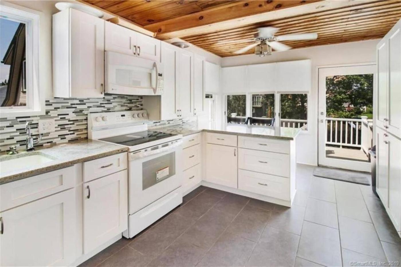 Cozy Beach - Direct Waterfront! East Haven Exterior photo