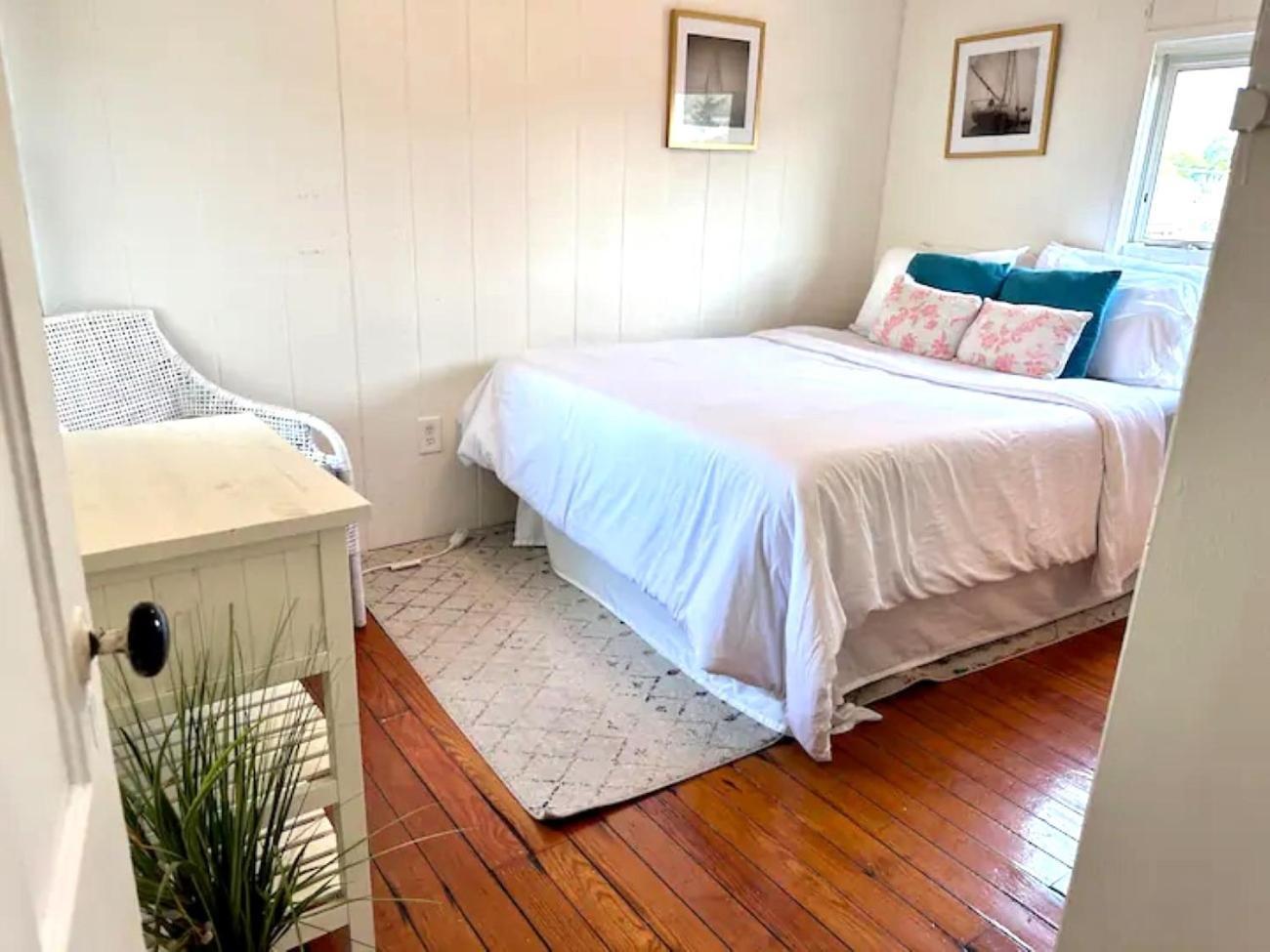 Cozy Beach - Direct Waterfront! East Haven Exterior photo
